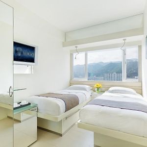 Standard Queen Single Room